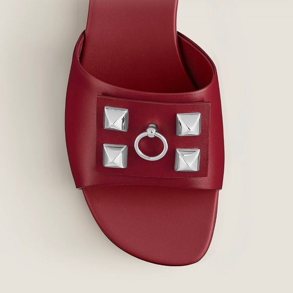 HERMES Dune Sandal in Sangria - Picture 4 of 7